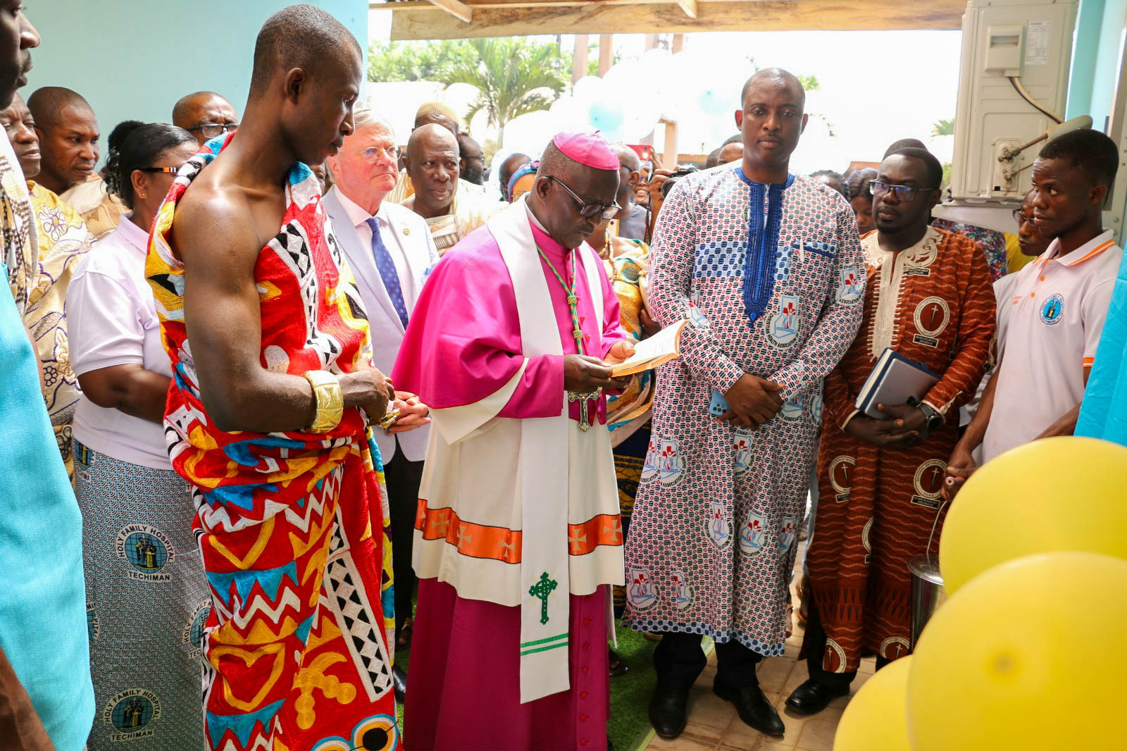 <p>Commissioning of the Eye Centre</p>